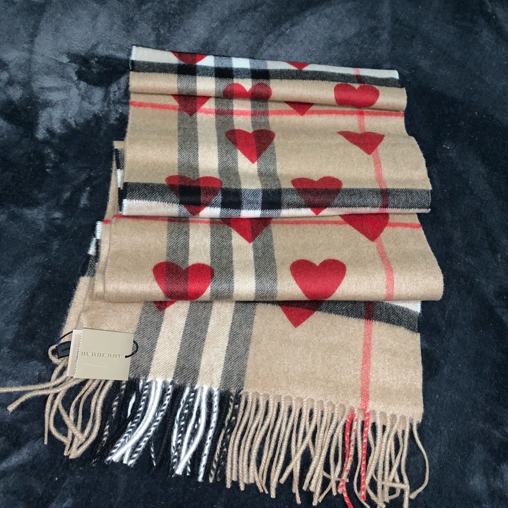 Heart printed Burberry cashmere scarf